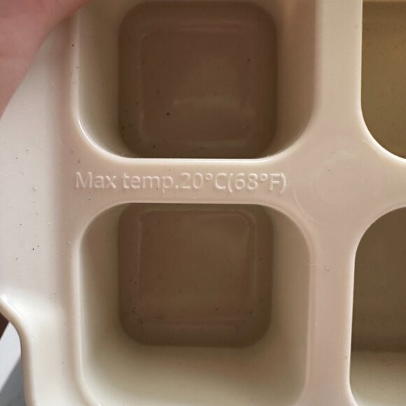 LAST CHANCE - IKEA SPJUTROCKA Ice Cube Tray with Lid - 2 Pack - Mixed Colours - Picture 13 of 13